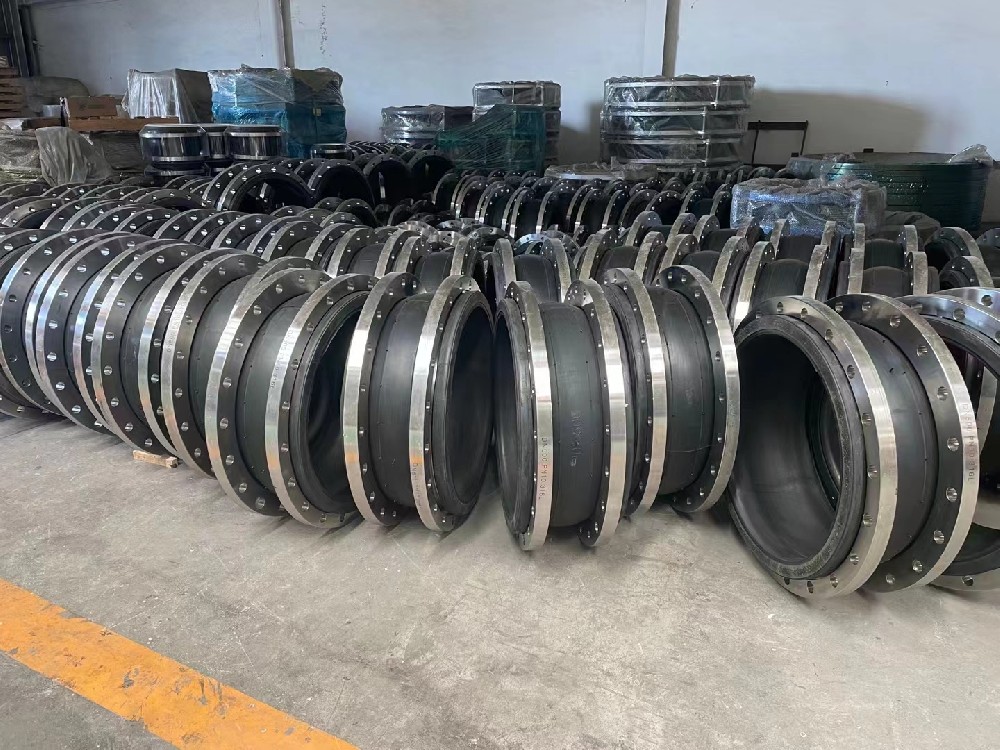 316L不銹鋼橡膠軟接頭發貨